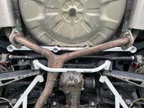 Barre de renfort arri&egrave;re 4 points en acier blanc Subaru Impreza Ultra Racing