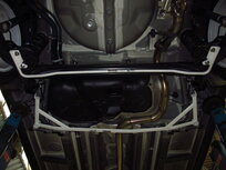 Barre de renfort arri&egrave;re 4 points en acier blanc Suzuki Swift Ultra Racing