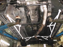 Barre de renfort arri&egrave;re 6 points en acier blanc Nissan Skyline Ultra Racing