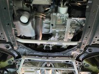 Avant barre de renfort inf&eacute;rieure 2 points en acier blanc Suzuki Swift Ultra Racing