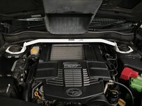 Avant barre de renfort 2 points en acier blanc Subaru Forester Impreza Ultra Racing