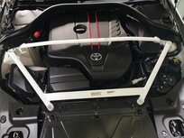 Avant barre de suspension en acier blanc Toyota Supra Ultra Racing