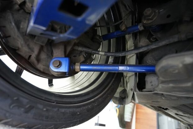 Sturzkit hinten LEXUS IS300/GS300/JZX110 Hardrace