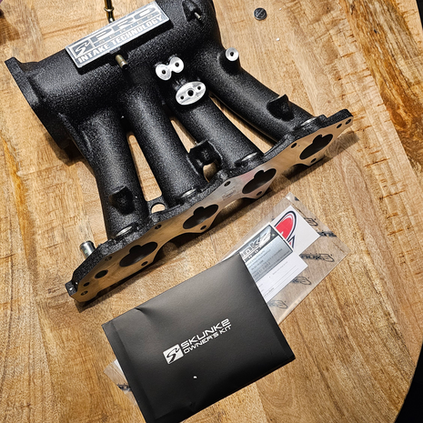 Ansaugkr&uuml;mmer Pro-Serie &ndash; Schwarz Skunk2 Honda B-series