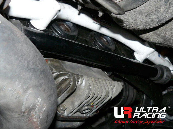 Rear Lower Strut Brace 2 Points White Steel Nissan Skyline Ultra Racing