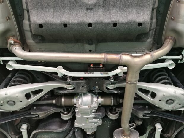 Domstrebe hinten 4 Punkte Wei&szlig; Stahl Honda CR-V Ultra Racing