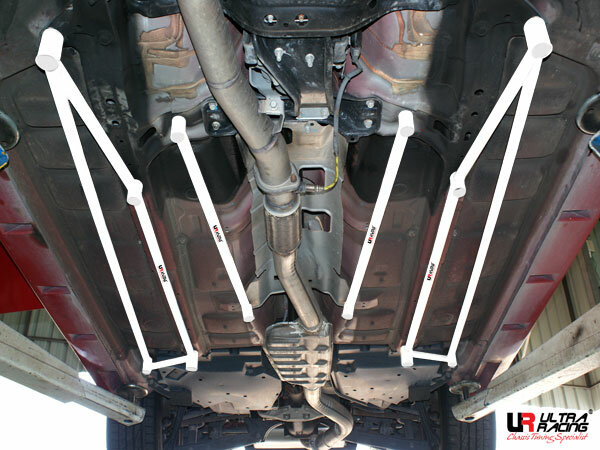 Onderste Middenbeugel 4 Points Wit Staal Subaru Impreza XV Ultra Racing