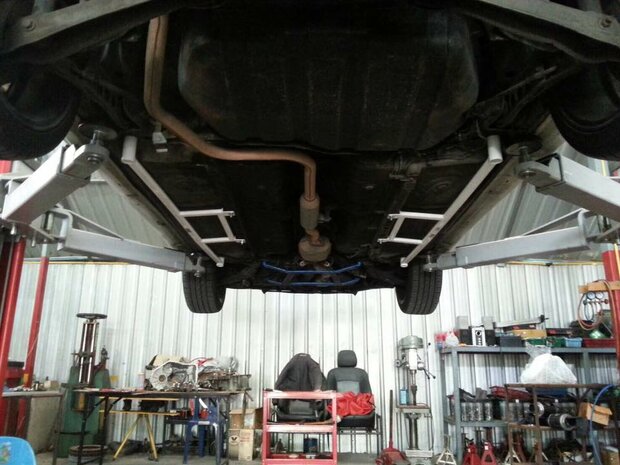 Side Bars 4 Points Wit Staal Mitsubishi Lancer Evolution Ultra Racing