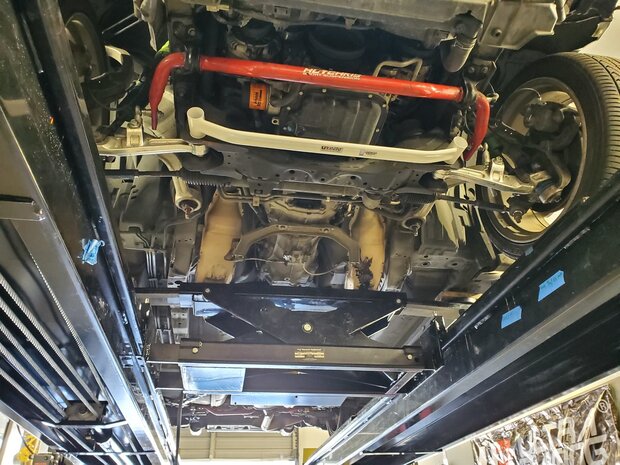 Voor Onderste Veerpootbrug Wit Staal Nissan 350Z Ultra Racing