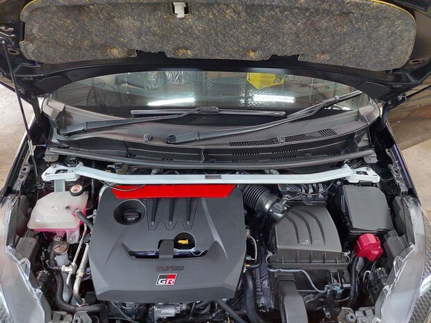 Front Strut Brace 2 Points White Steel Toyota Yaris Ultra Racing