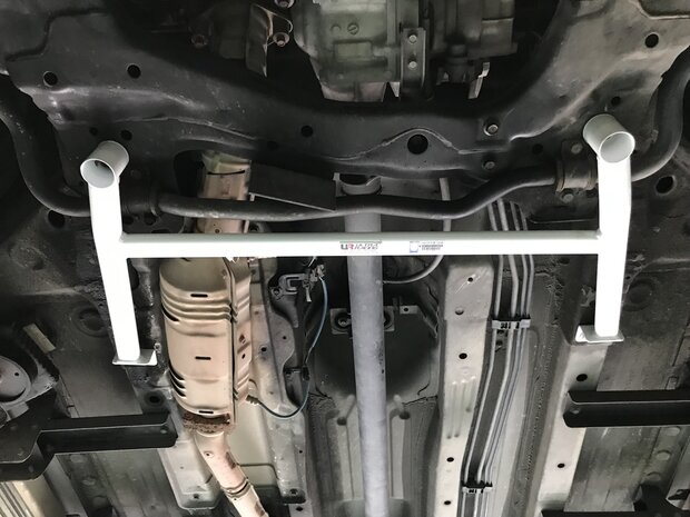 Avant barre anti-rapprochement 4 points en acier blanc Honda CR-V Ultra Racing