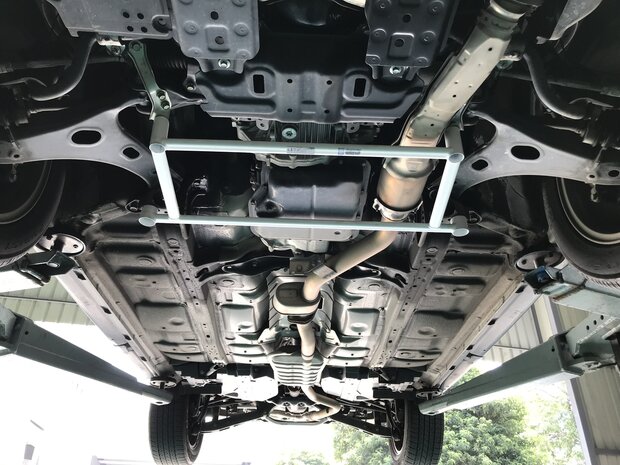Voor Veerpootbrug 4 Points Wit Staal Subaru Forester Impreza Ultra Racing